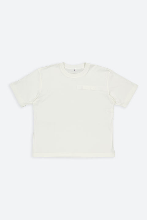 The off white cotton jersey t-shirt has minimal modern aesthetics design allowing comfort and bringing self-confidence. This unique piece is made locally in Paris to reduce environmental impact and guarantee high quality and durability of the products.