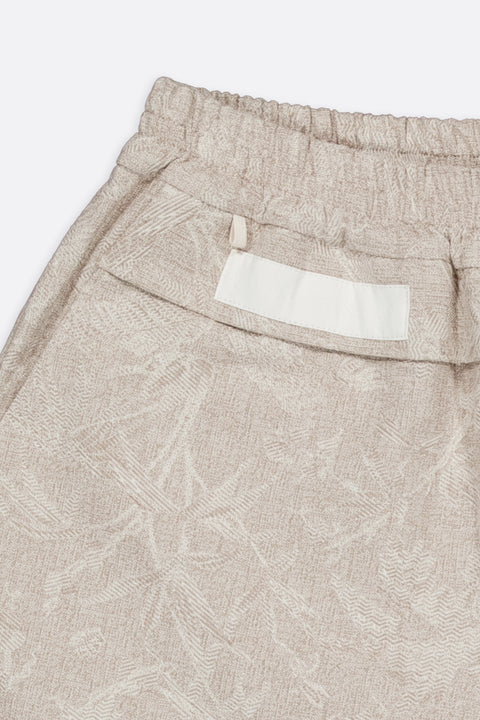 The jacquard short shorts have minimal modern aesthetics design allowing comfort and bringing self-confidence. This unique piece is made locally in Paris to reduce environmental impact and guarantee high quality and durability of the products.