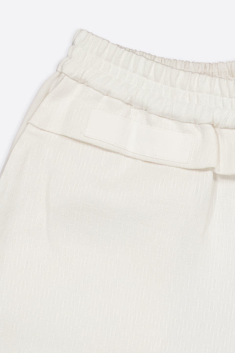 The textured shorts have minimal modern aesthetics design allowing comfort and bringing self-confidence. This unique piece is made locally in Paris to reduce environmental impact and guarantee high quality and durability of the products.