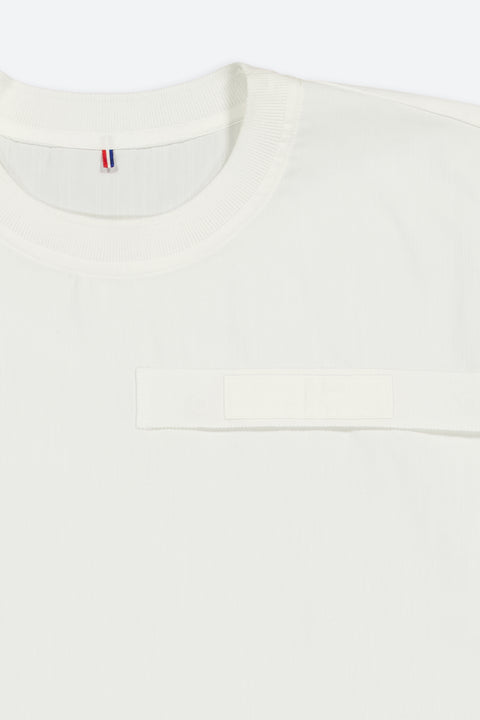 The cotton textured t-shirt has minimal modern aesthetics design allowing comfort and bringing self-confidence. This unique piece is made locally in Paris to reduce environmental impact and guarantee high quality and durability of the products.