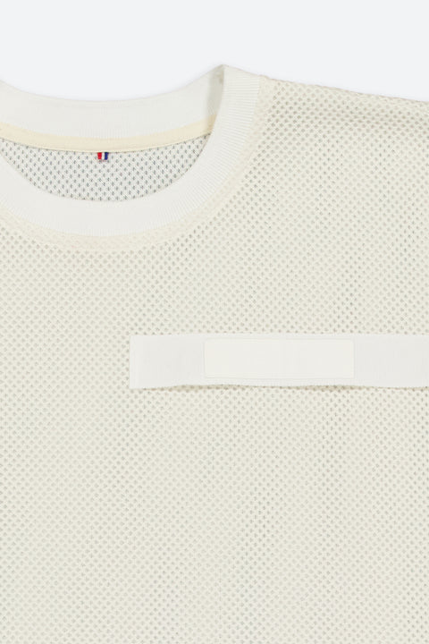 The mesh t-shirt has minimal modern aesthetics design allowing comfort and bringing self-confidence. This unique piece is made locally in Paris to reduce environmental impact and guarantee high quality and durability of the products.