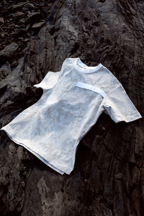 The Essential jacquard t-shirt has minimal modern aesthetics design allowing comfort and bringing self-confidence. This unique piece is made locally in Paris to reduce environmental impact and guarantee high quality and durability of the products.