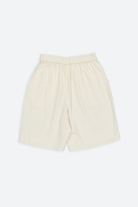The Essential shorts have minimal modern aesthetics design allowing comfort and bringing self-confidence. A limited-edition production is made locally in France to reduce environmental impact and guarantee high quality and durability of the products.