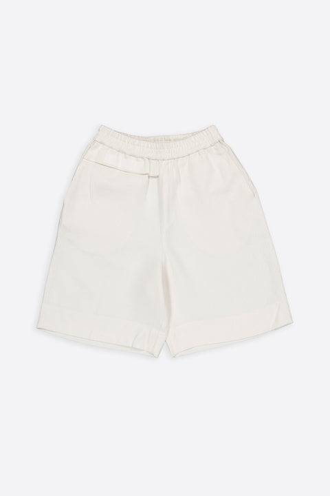 The textured shorts have minimal modern aesthetics design allowing comfort and bringing self-confidence. This unique piece is made locally in Paris to reduce environmental impact and guarantee high quality and durability of the products.