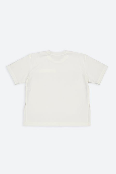 The cotton stripes t-shirt has minimal modern aesthetics design allowing comfort and bringing self-confidence. This unique piece is made locally in Paris to reduce environmental impact and guarantee high quality and durability of the products. 