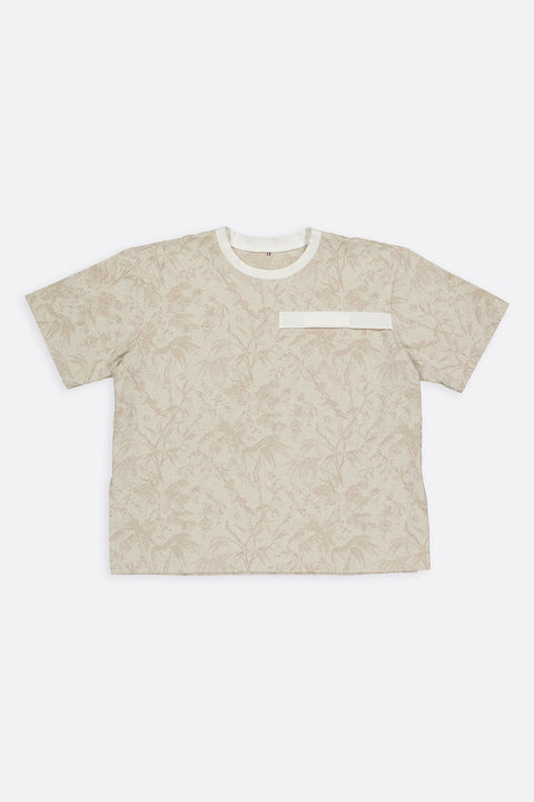 The Essential jacquard t-shirt has minimal modern aesthetics design allowing comfort and bringing self-confidence. This unique piece is made locally in Paris to reduce environmental impact and guarantee high quality and durability of the products. 