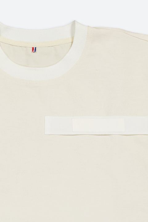 The natural cotton jersey t-shirt has minimal modern aesthetics design allowing comfort and bringing self-confidence. This unique piece is made locally in Paris to reduce environmental impact and guarantee high quality and durability of the products. 