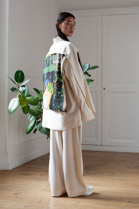 SiJia is wearing the White Canvas ESSENTIAL SHIRT styled with the Flower guy foulard and square panel made from a qualitative silk fabric. The foulard is printed in France with an exclusive photo by the photographer Henrique Soares. Wear the foulard alone or attach it to the essential pieces to personalize them and wear them your unique way. Your perfect summer accessory. White Canvas x Henrique Soares creative collaboration.